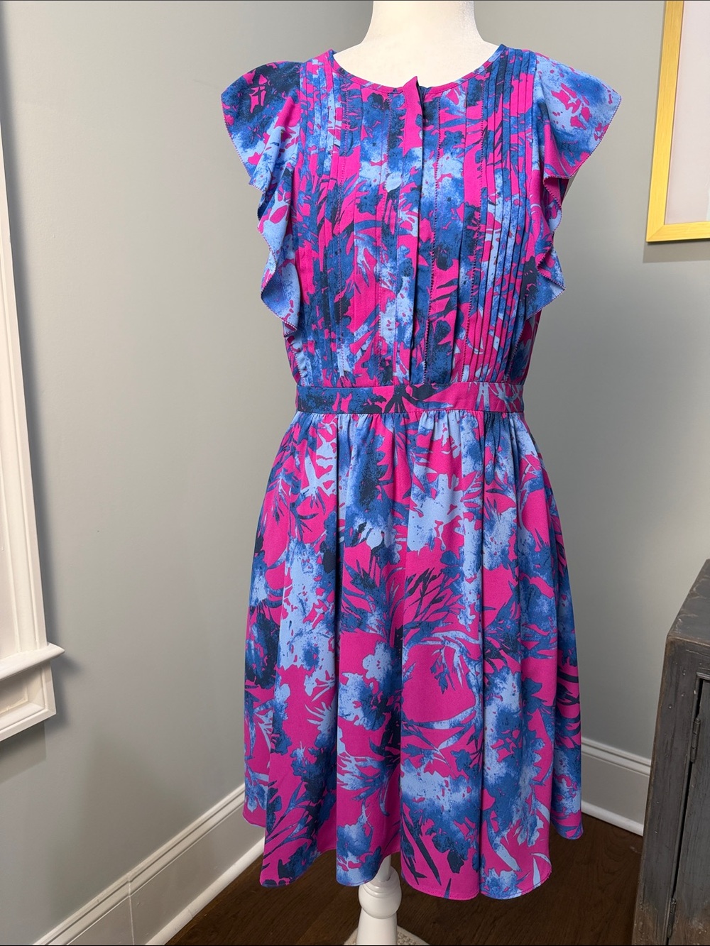 Banana Republic Pink and Blue Floral Midi Dress. Size 6 Petite.